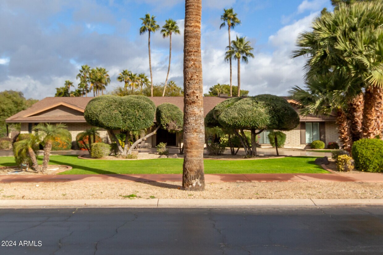 Foto principal - 430 E Bird Ln