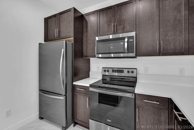 Building Photo - 6947 Pines Cir