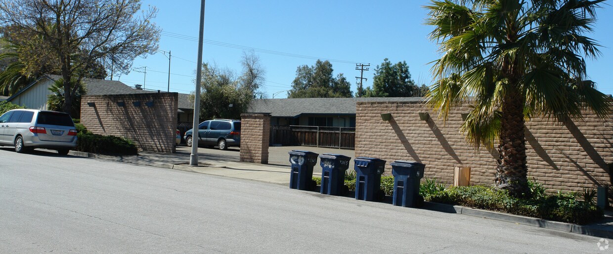 Primary Photo - 43187 Gallegos Ave
