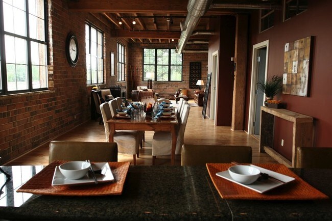 Foto del edificio - Woodard Station Lofts