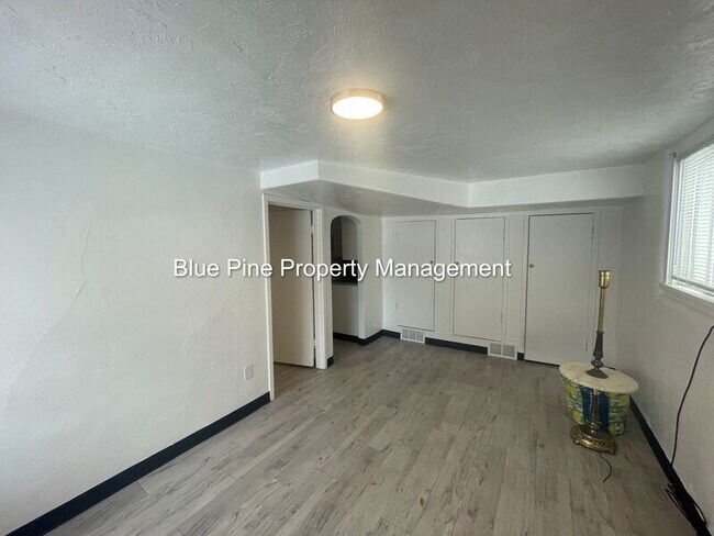 Foto del edificio - 110 1/2 4th Street