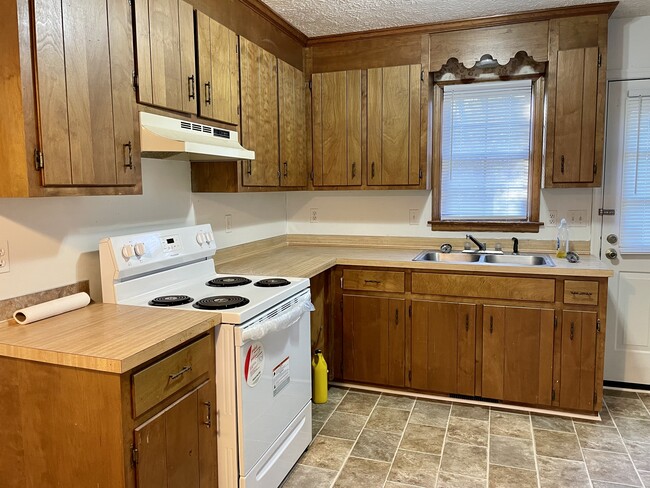 Building Photo - 139 Deer Creek Dr