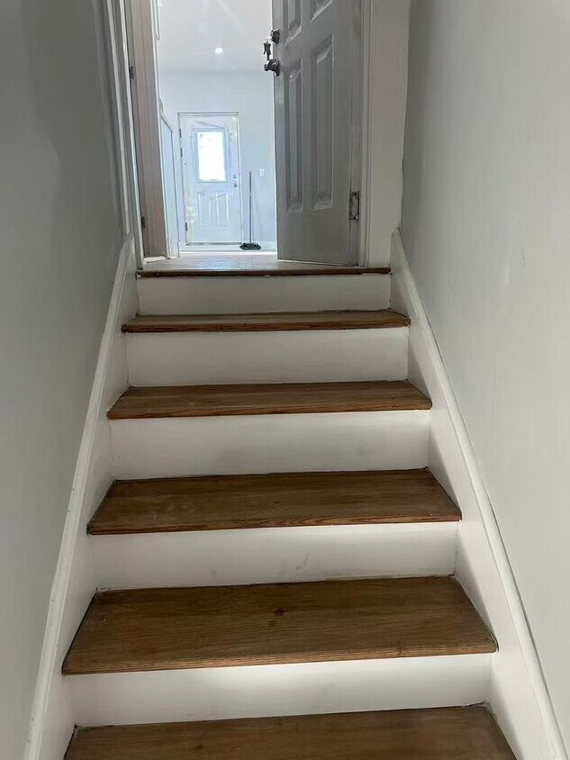 Building Photo - 430 Dickinson St