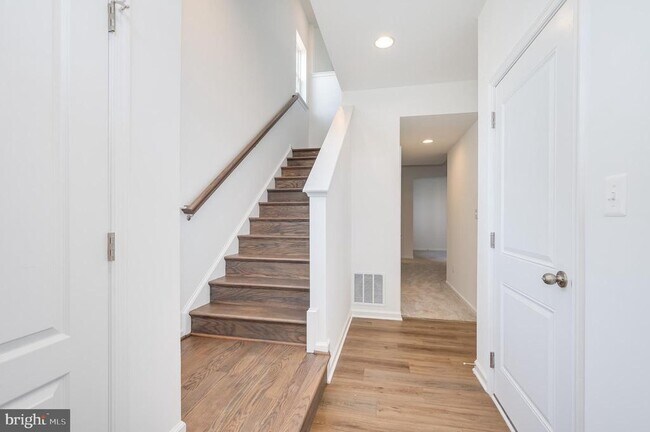 Foto del edificio - 301 Hillsdale Pl