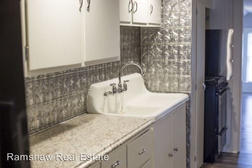 Foto del edificio - 1 br, 1 bath Apartment - 509 N Willis Ave