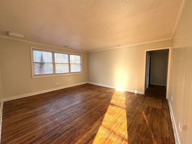 Building Photo - Adorable home !