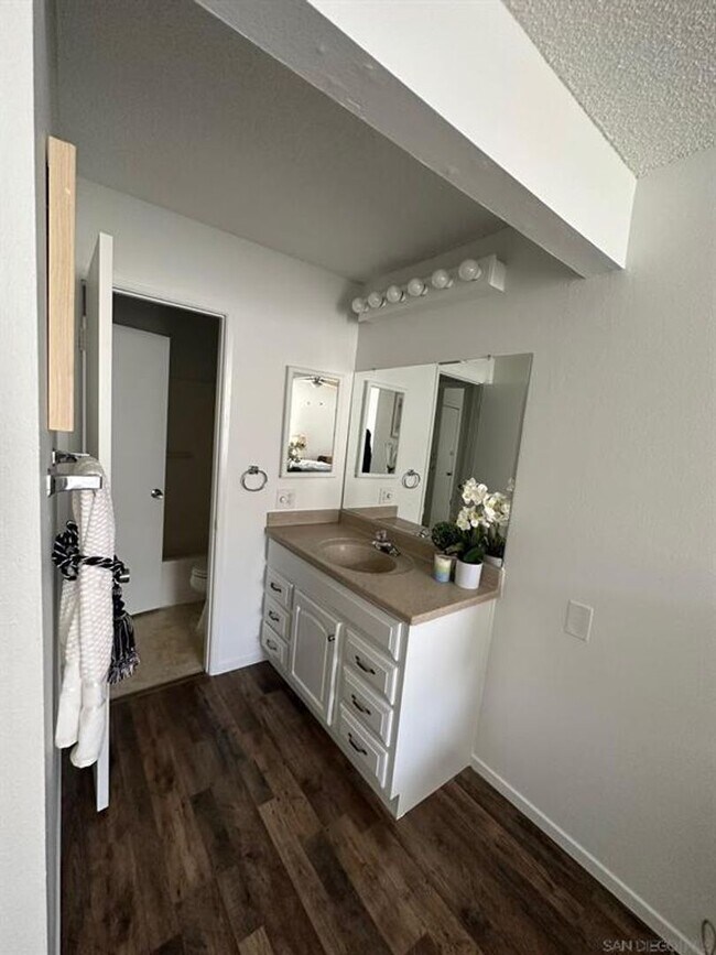 6930 Hyde Park Dr, San Diego, CA 92119 Condo for Rent in San Diego