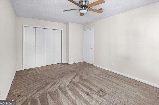 Foto del edificio - 990 Chapman Ln