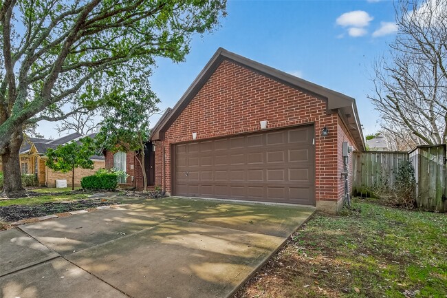 Foto del edificio - 1111 Summer Brook Ct