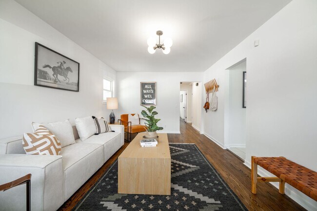 Foto del edificio - 3-bedroom, 2 bathrooms for rent!
