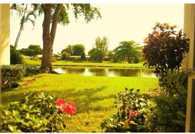 Foto del edificio - 2451 SW 82nd Ave