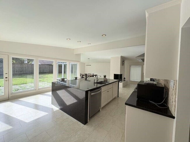 Foto del edificio - 4711 Imogene St