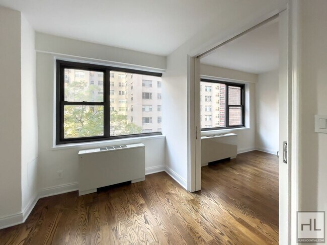 Foto del edificio - EAST 56 STREET