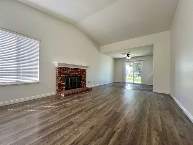 Building Photo - 7284 Parkside Pl