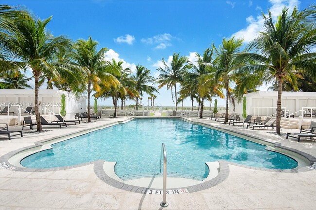 Foto del edificio - 4925 Collins Ave