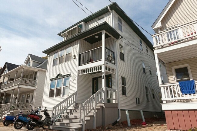 Foto del edificio - 520 W Mifflin St