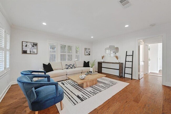 Building Photo - 809 Newman Dr