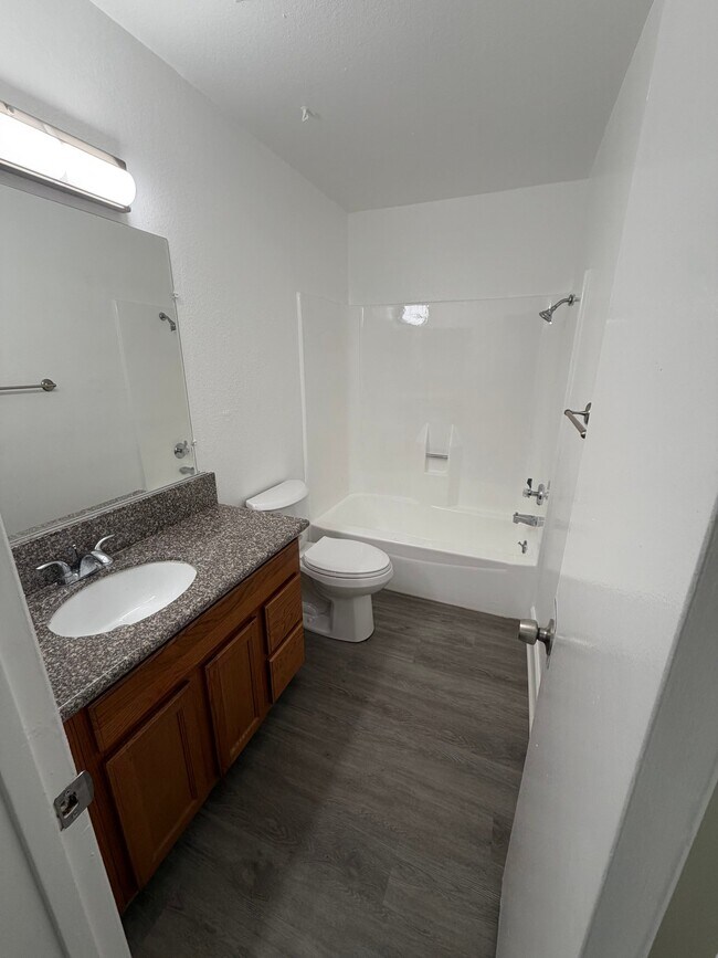 Building Photo - 8758 Lomita Dr