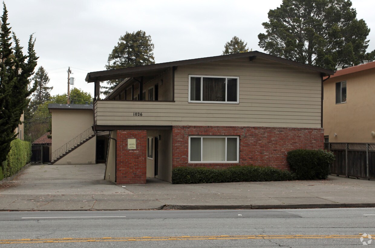 Primary Photo - 1026 El Camino Real