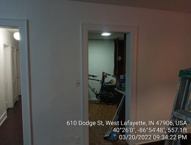 Building Photo - 610 Dodge St
