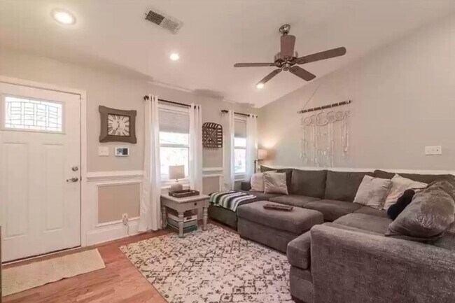 Building Photo - 3 Bed 2 Bath in Snellville!