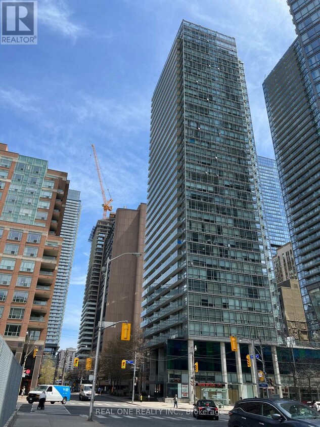 Primary Photo - 37-1737 Grosvenor St