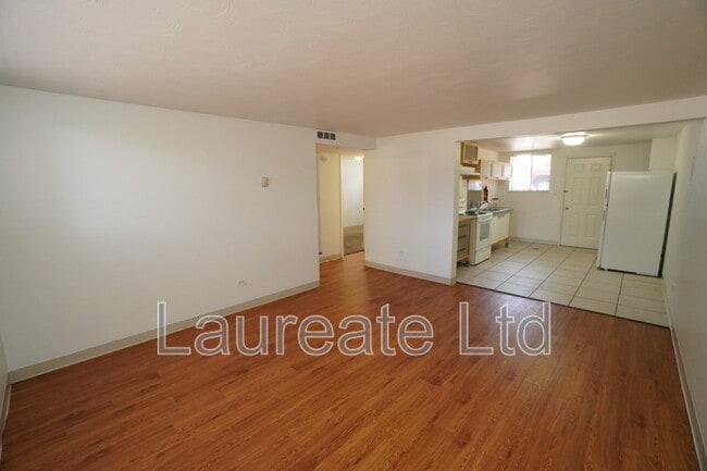 Building Photo - 5550 W 3rd Pl