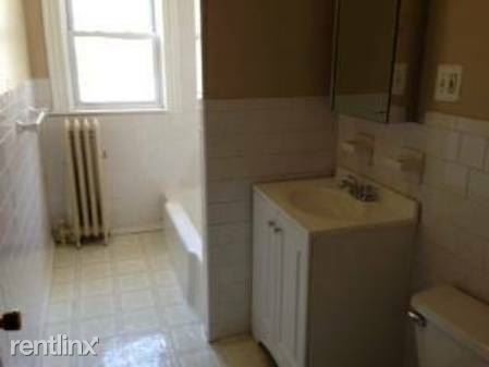 Foto del edificio - 3 br, 1 bath  - 66 Bedford St # 2