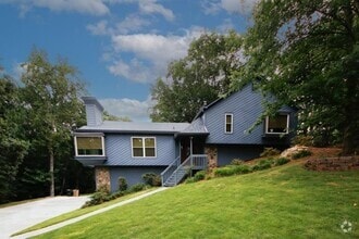Building Photo - 930 Mountain Top Dr NE