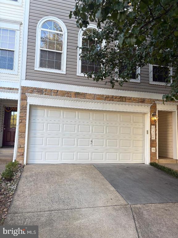 Foto principal - 21784 Oakville Terrace