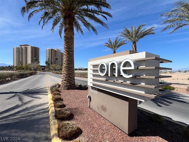 Building Photo - 8255 S Las Vegas Blvd