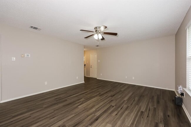 Building Photo - 1118 Single Tree Dr