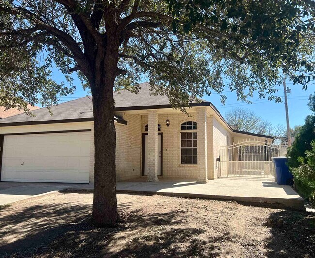 Building Photo - 5229 S Lake Dr