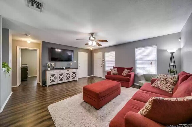 Foto del edificio - 6327 Wild Flower Way
