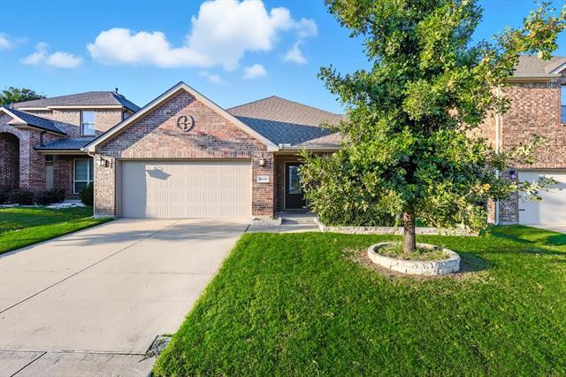 Foto principal - 10120 Long Branch Dr