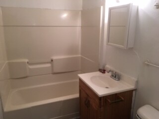 Building Photo - 1708 W 48th St