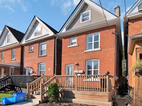 Building Photo - 33 Fairleigh Ave N