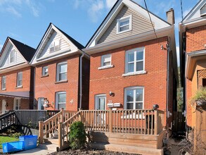 Building Photo - 33 Fairleigh Ave N