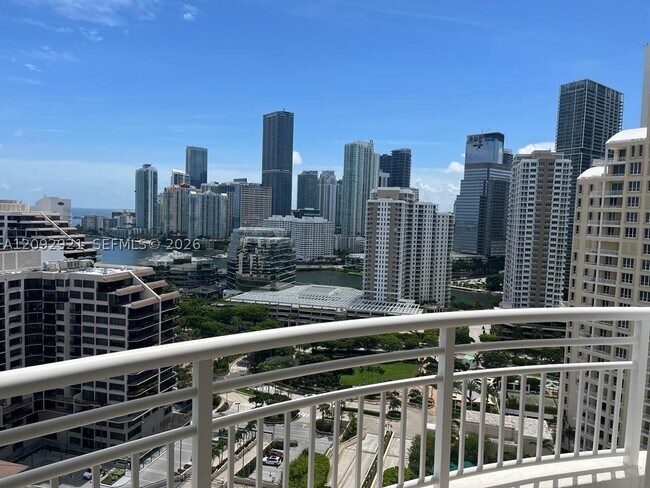 Building Photo - 848 Brickell Key Dr