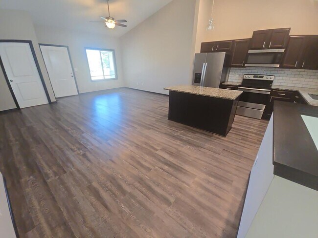 Foto del edificio - 12817/19 E Timber Lake Ct