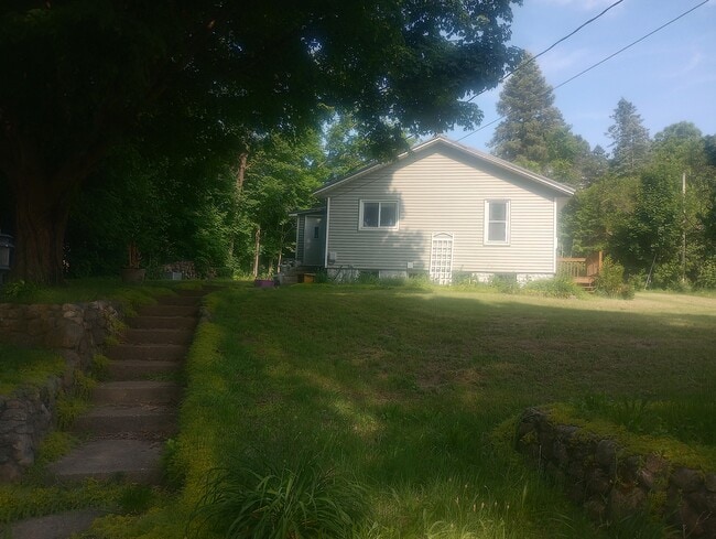 Building Photo - 22204 US-12