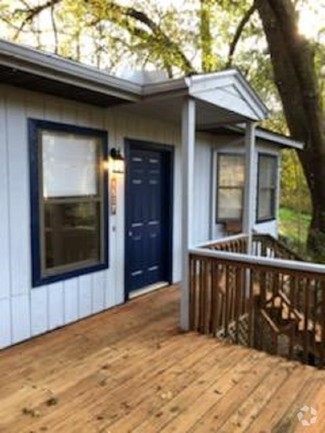 Building Photo - 1517 Twin Lakes Cir