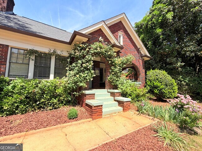 Foto del edificio - 557 Manford Rd SW