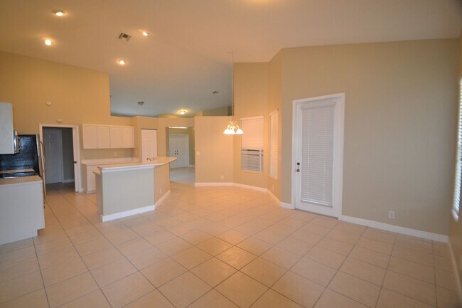 Building Photo - 13570 Jonquil Pl