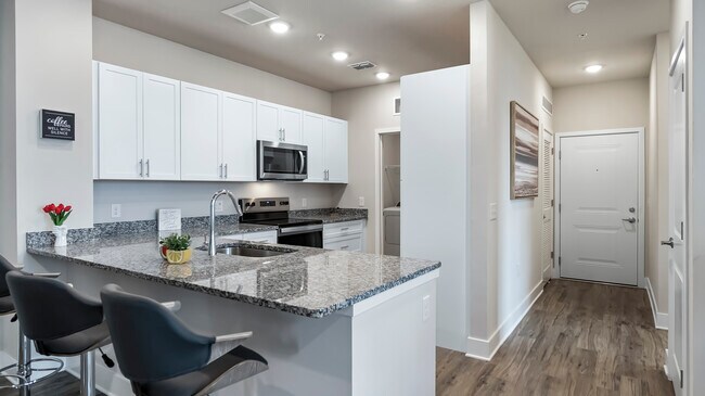 Hermosa cocina - Bristol Park Apartments