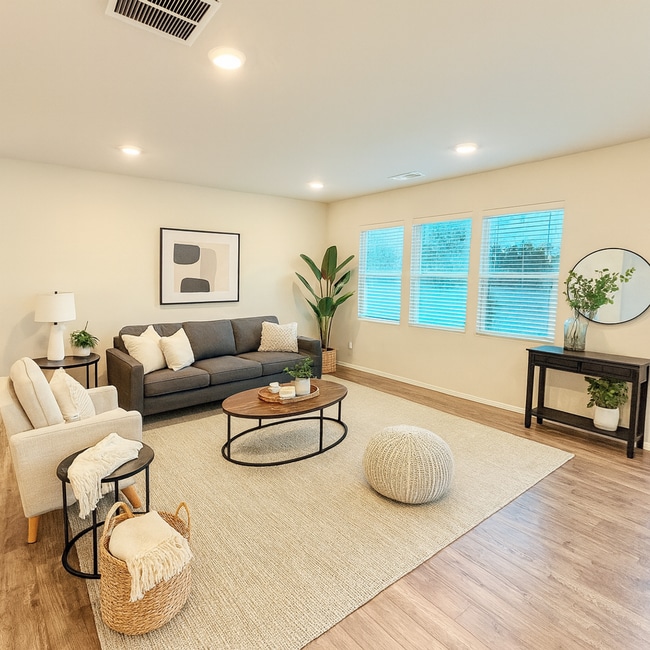 Building Photo - 5505 W Youngstown Ln