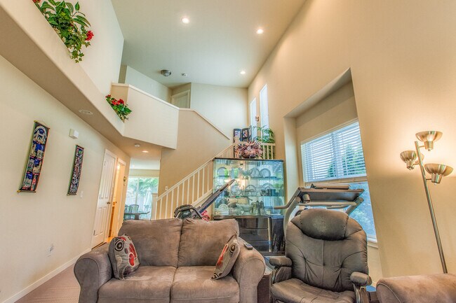 Building Photo - Beautiful 3 Bedroom, 2.5 Bath Home in Harb...