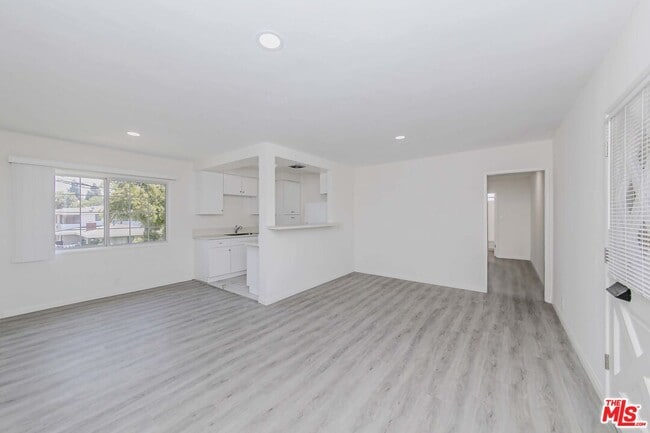 Building Photo - 711 S Sierra Vista Ave