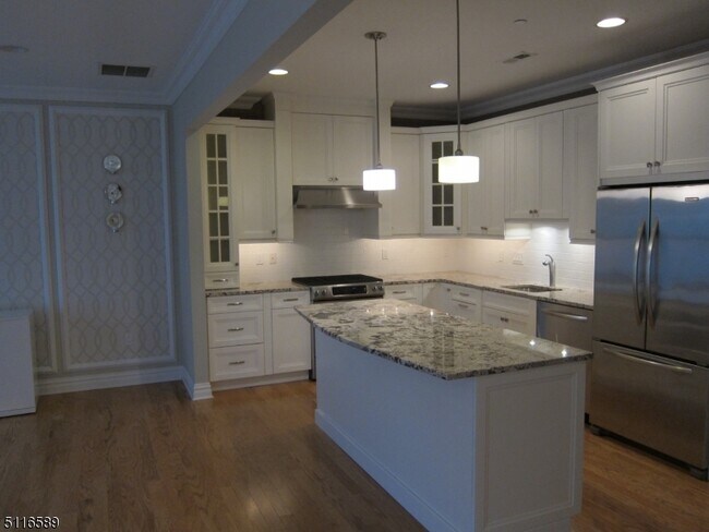 Foto del edificio - 5 Whitney Farm Pl