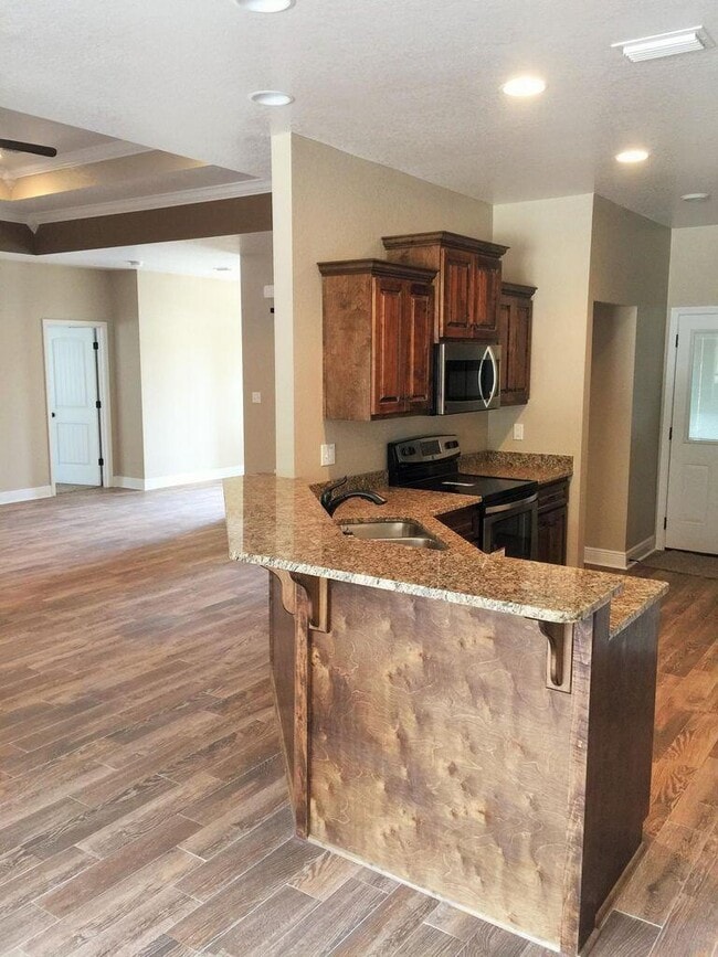 Building Photo - 4011 Happy Trails Rd